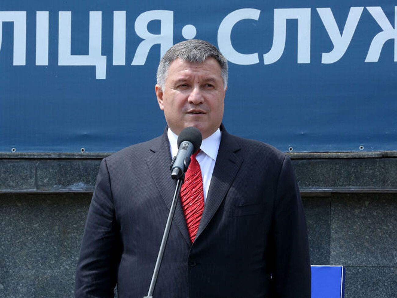 Аваков: Я достатньо володію державною мовою не для того, щоб мати провокацію в такому запитанні від вас