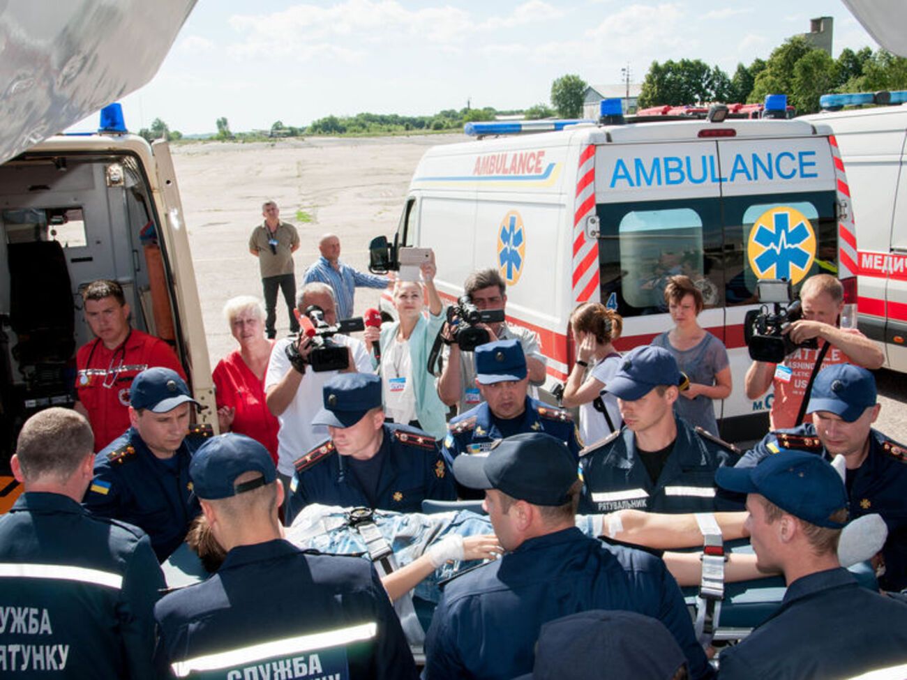 Из аэропорта детей отправили в больницу