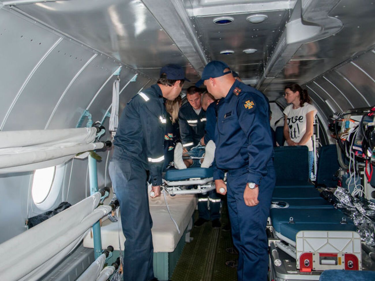 Сегодня детей доставили из Беларуси в Украину на самолете