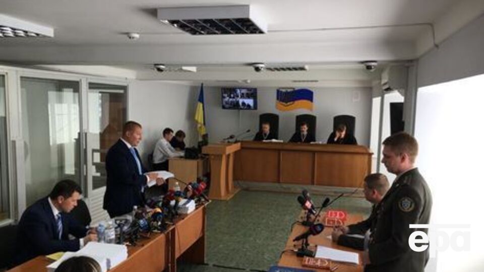 В Оболонському райсуді Києва триває розгляд справи про держзраду Януковича