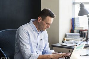 У Росії напередодні оголошеної Навальним акції протесту затримують активістів його руху