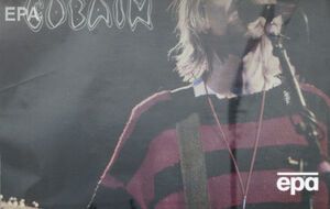 Кобейн лично разбил гитару