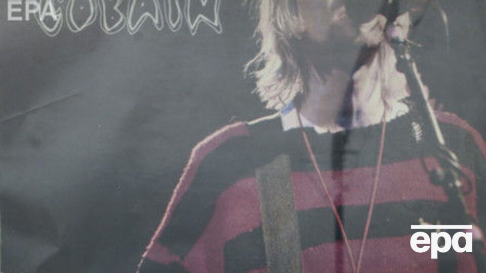 Кобейн особисто розбив гітару