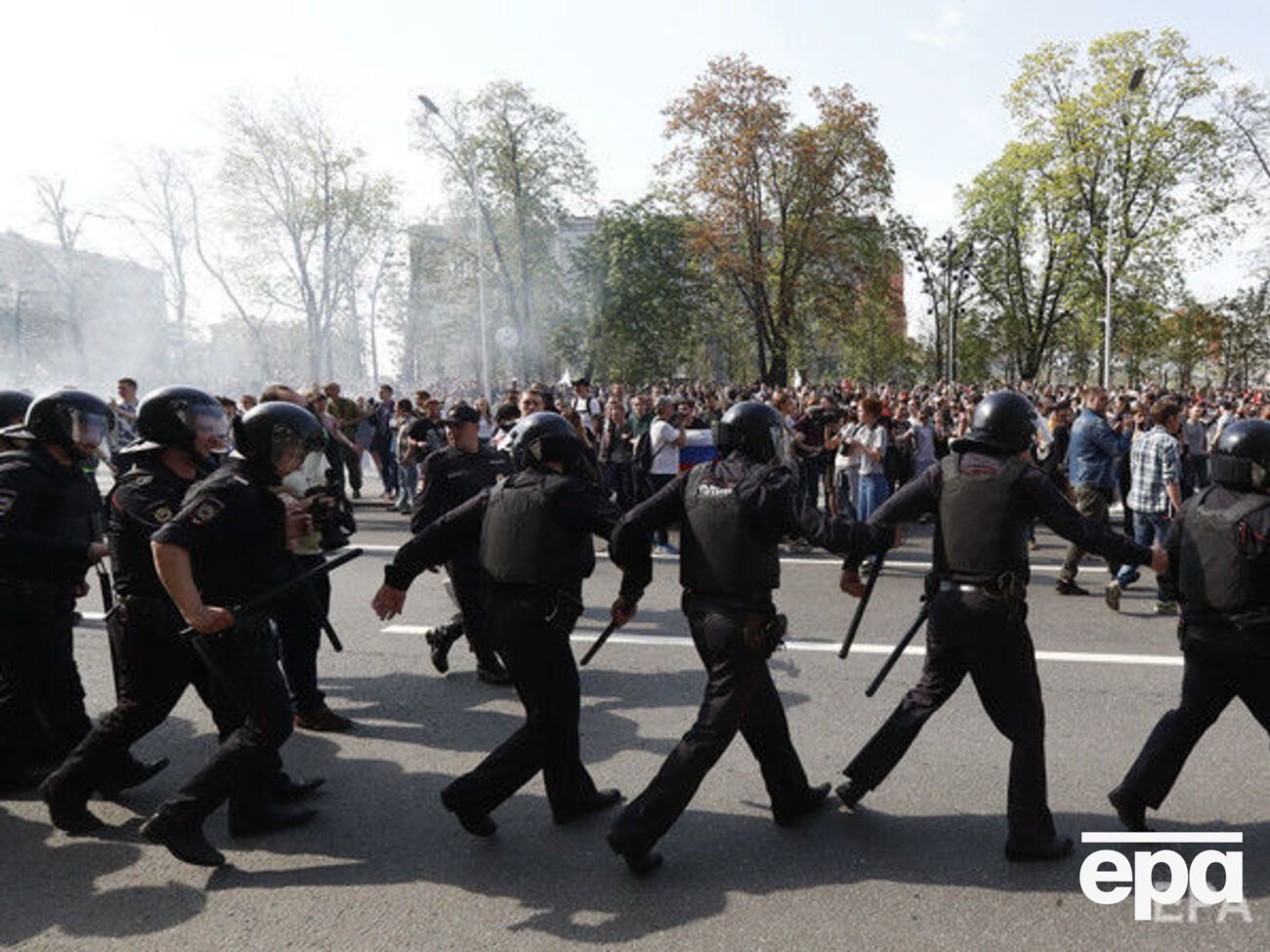 Против митингующих бросили силовиков