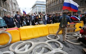 Заграждение соорудили из бетонных колец