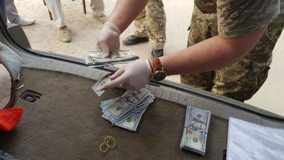 Задержание на взятке произошло 4 мая