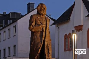 В Трире установили памятник Марксу