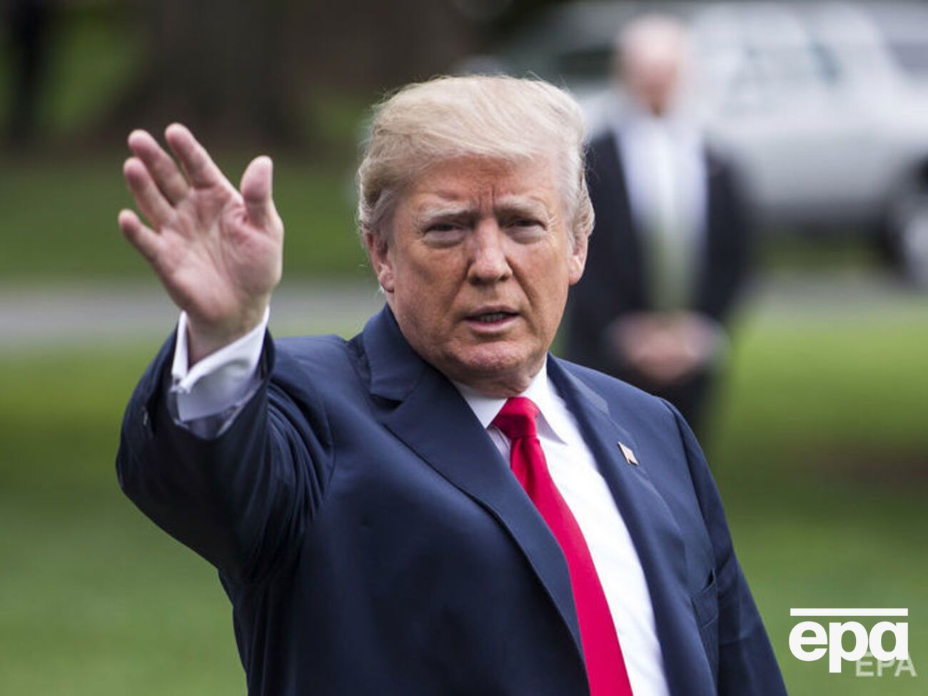 За даними газети, люди з команди Трампа зв'язалися з ізраїльською фірмою у травні 2017 року