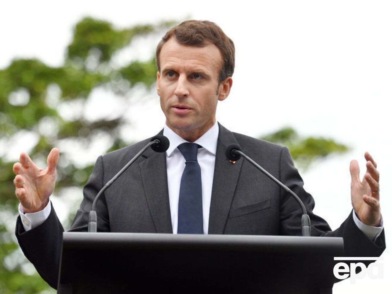 Макрон назвал Путина сильным человеком