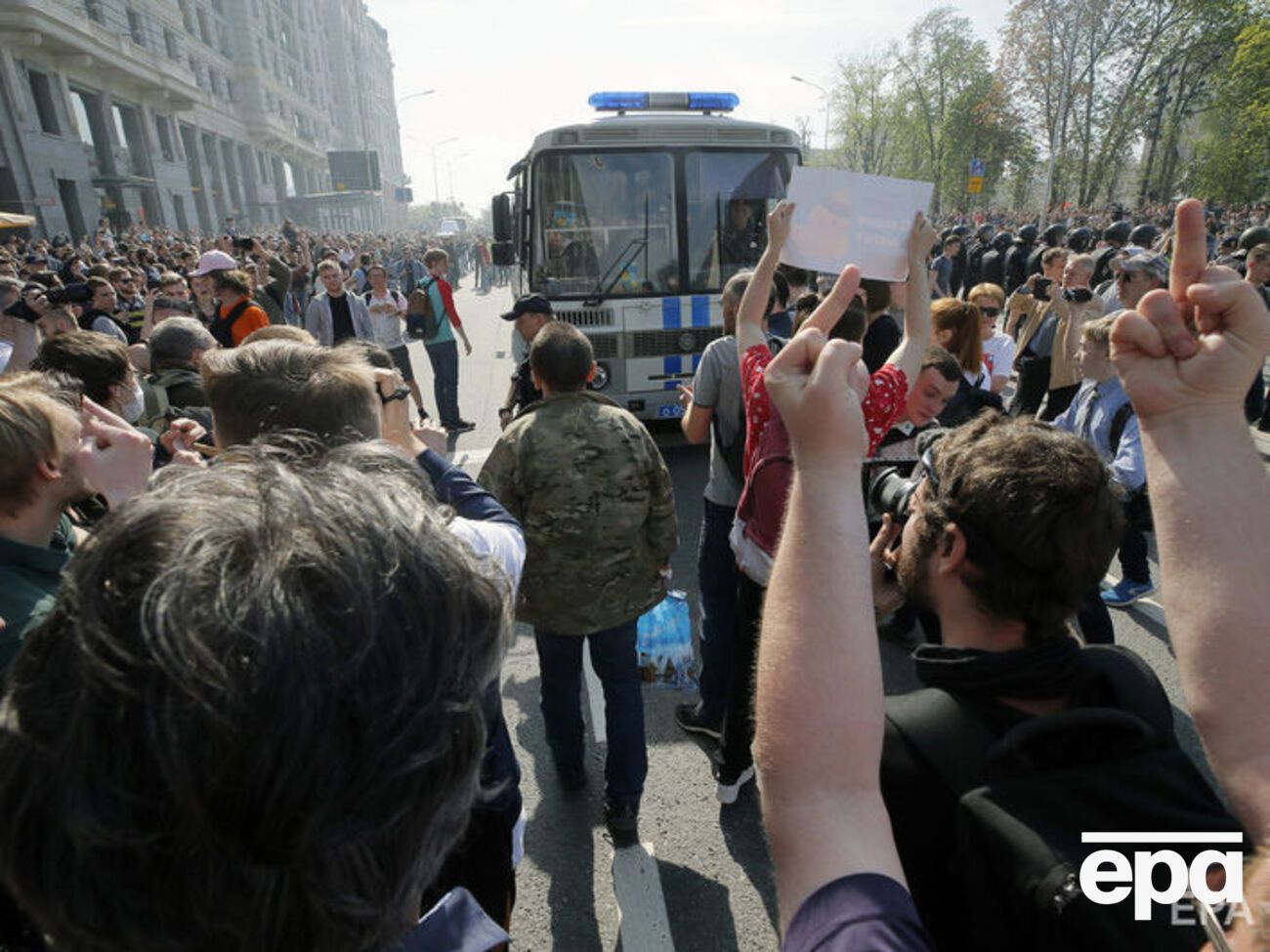 Новіков: За максимальної напруги поліції, автозаків та суддів вистачає тільки на 1000 затриманих