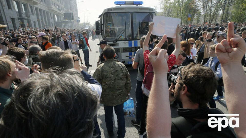 Новиков: При максимальном напряжении полиции, автозаков и судей хватает только на 1000 задержанных