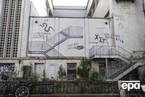 Відвідувачі "Палацу Токіо" могли залишити весь свій одяг у гардеробі