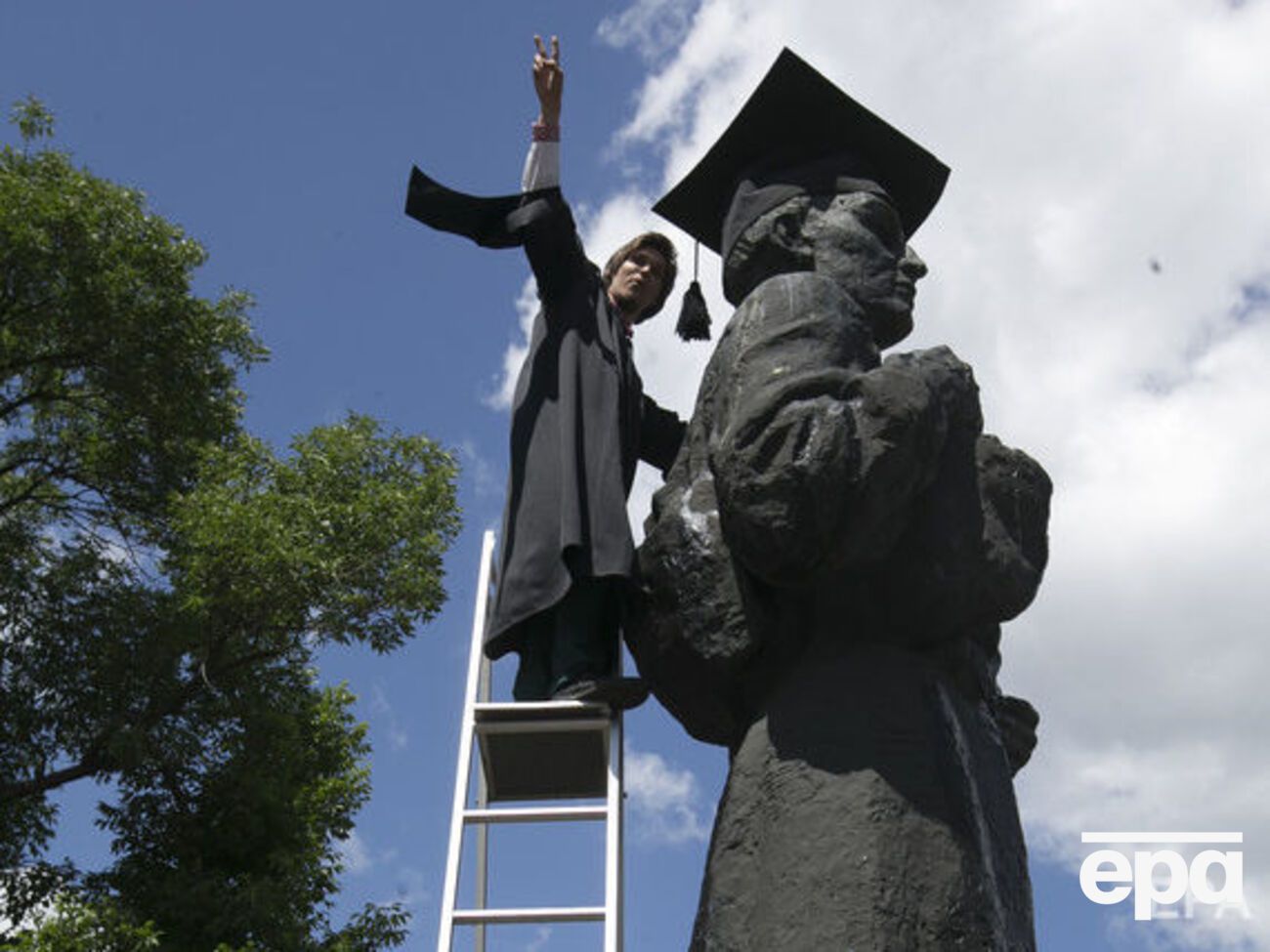 В Україні спростили порядок вступу до вишів для абітурієнтів із Криму й ОРДЛО