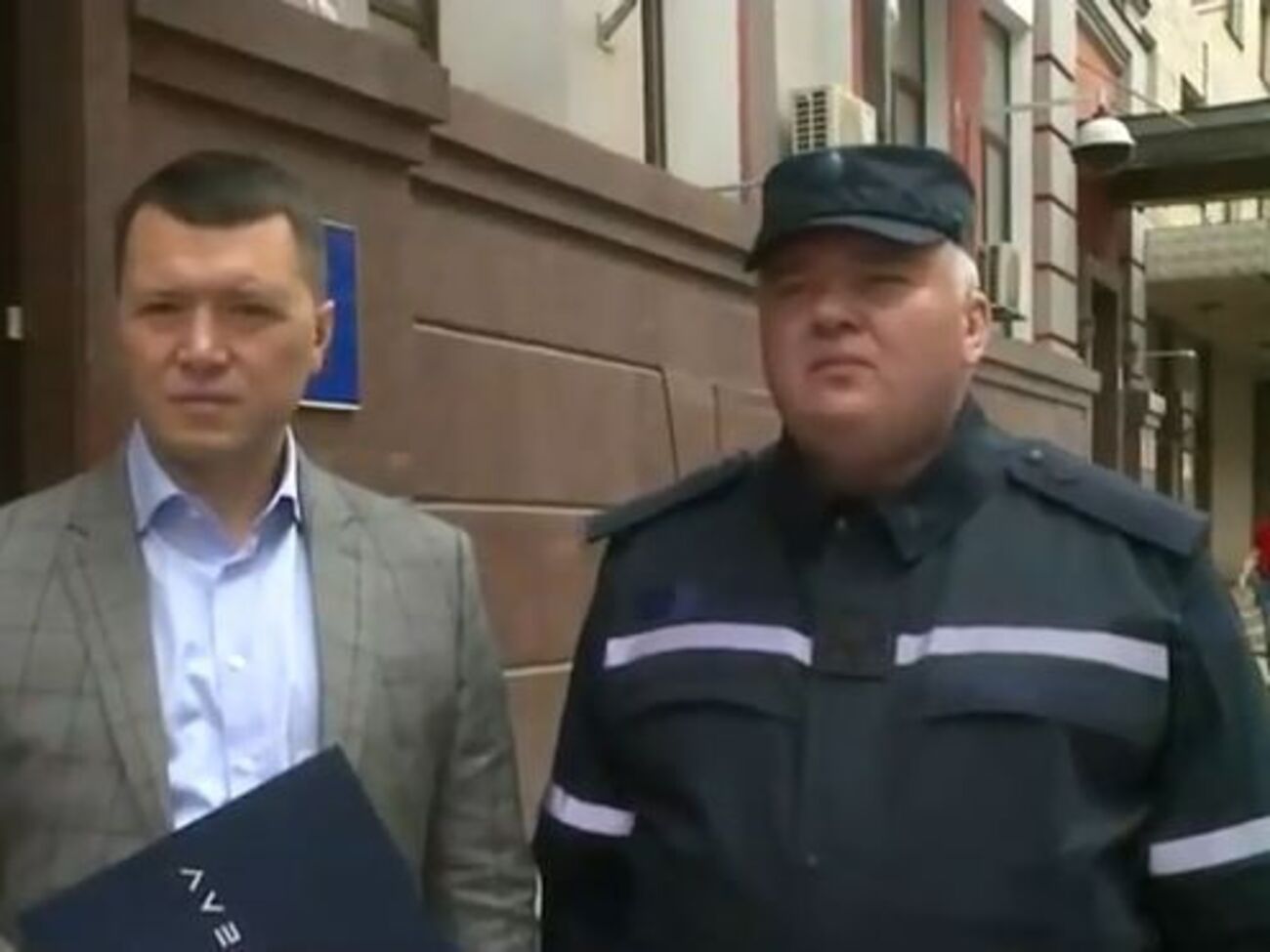 Бочковский со своим адвокатом Федоренко возле здания Минюста Украины