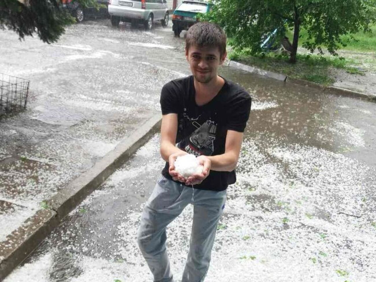 Град достигал сантиметра и более в диаметре