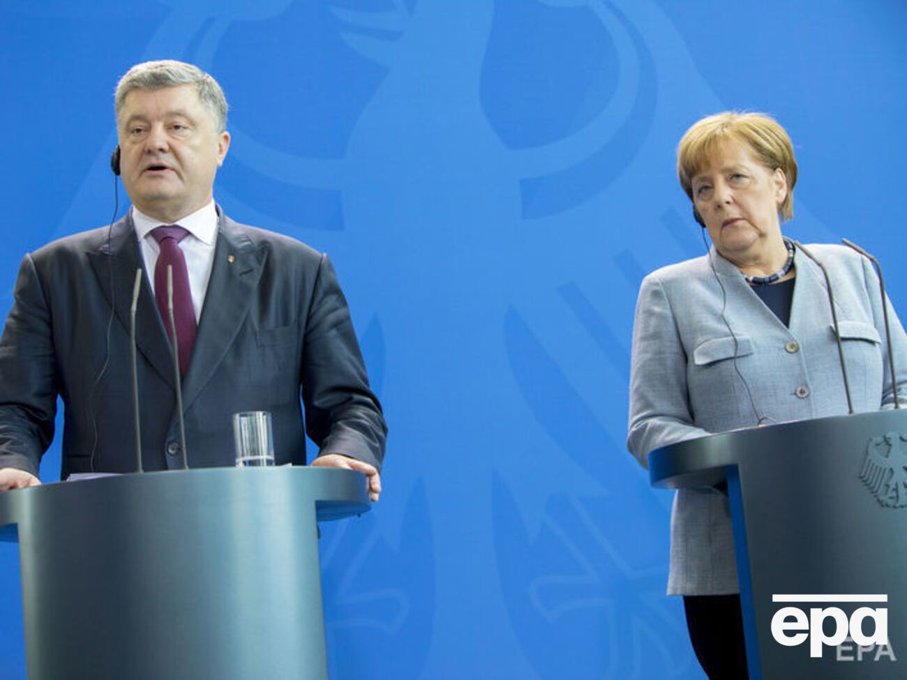 Порошенко встретится в Германии с Меркель и Макроном
