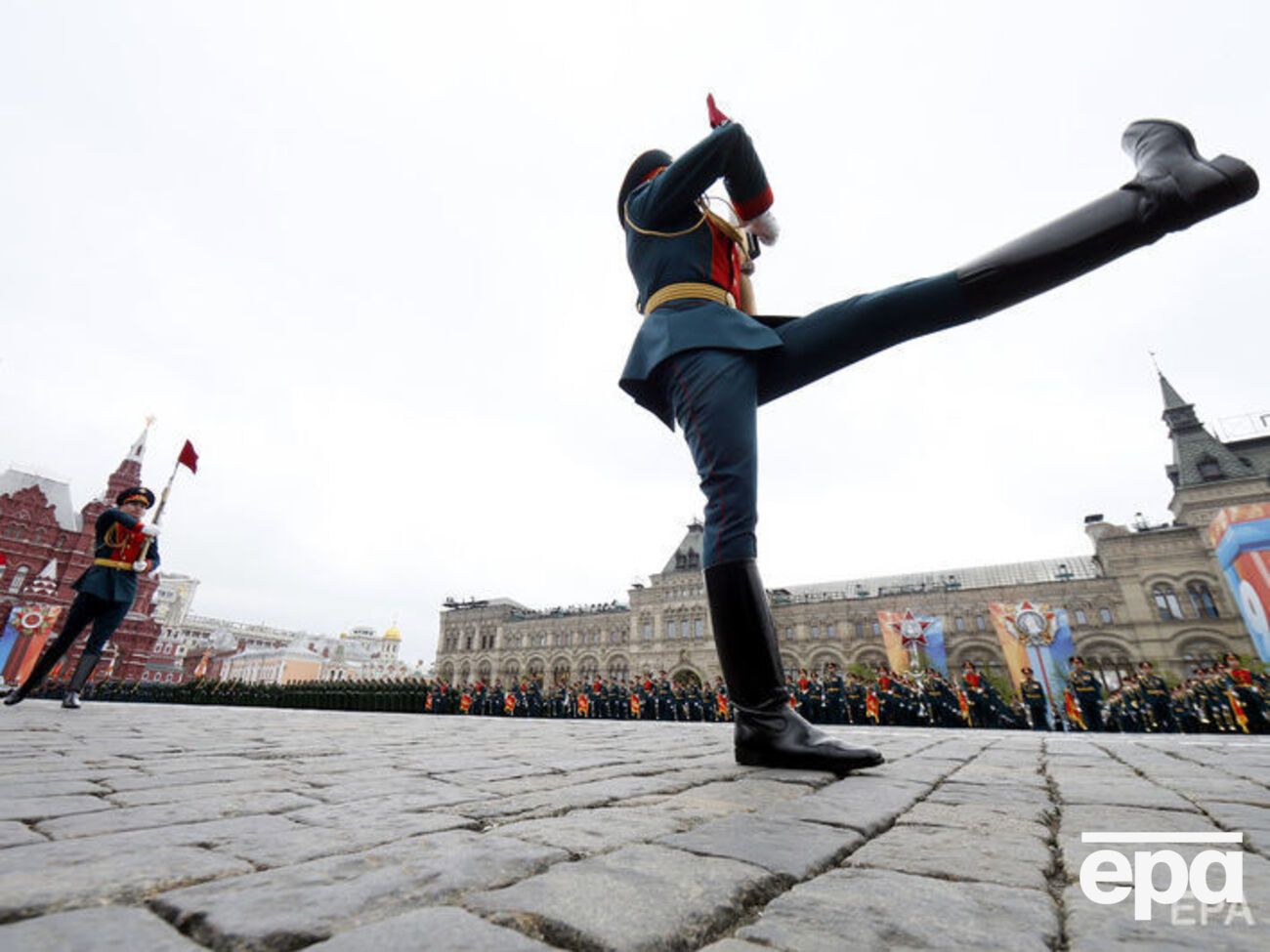 За даними СБУ, по Красній площі 9 травня пройдуть представники дивізії, відповідальної за загибель мирних українців