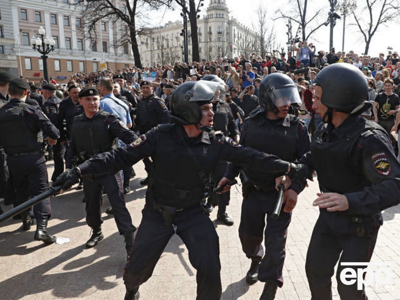 У Росії затримали матір солдата строкової служби, яка хотіла зустрітися із сином під час протестів у центрі Москви