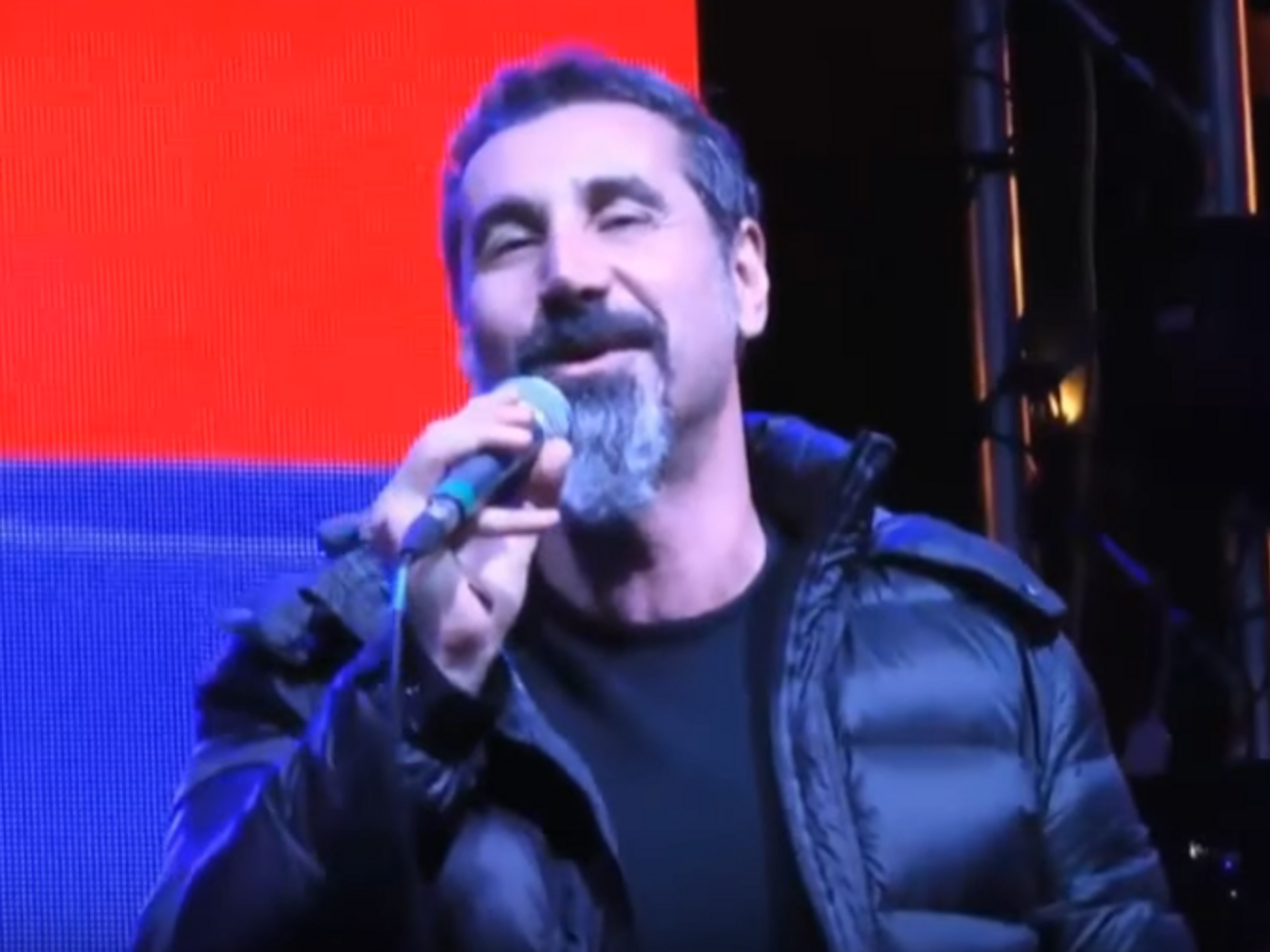 Танкян исполнил народную армянскую песню перед протестующими