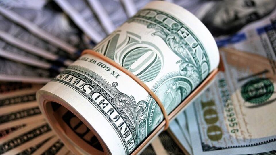 Посадовця затримали під час одержання хабара в розмірі $2 тис.