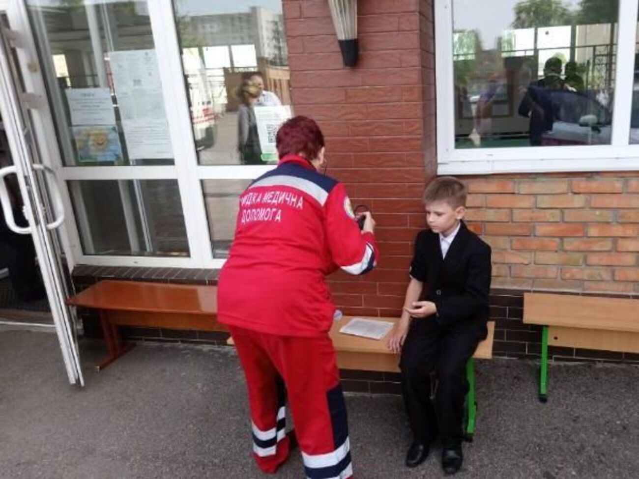 ДСНС: Дітей госпіталізували під час шкільної лінійки