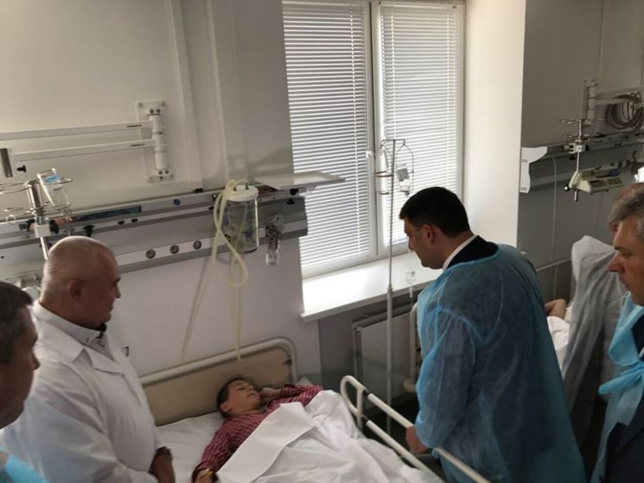 Гройсман: Організуємо лабораторну підтримку