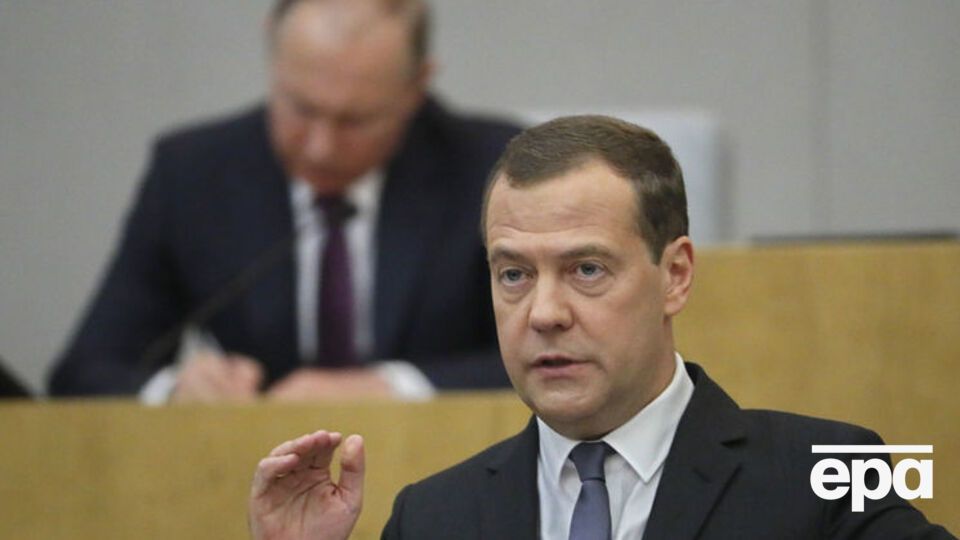 7 мая Дмитрий Медведев, возглавлявший кабинет министров с 2012 года, подал в отставку
