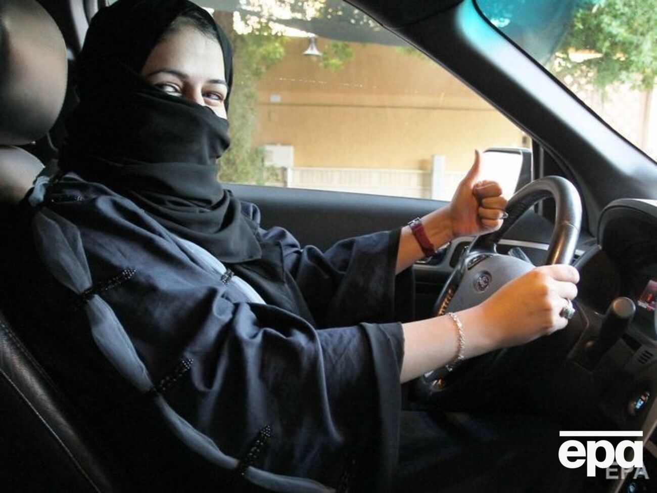 Женщины Саудовской Аравии добились права водить автомобили