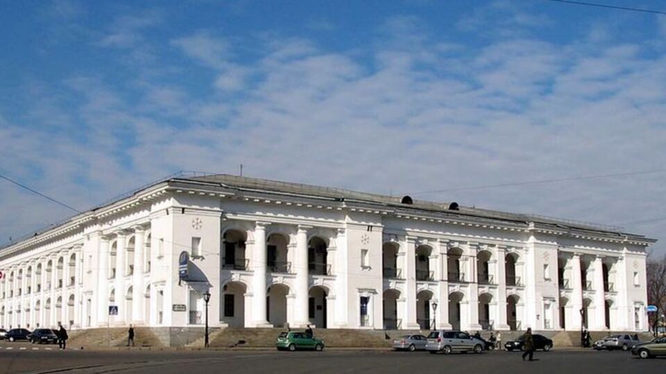 Гостинный двор построен в 1809 году
