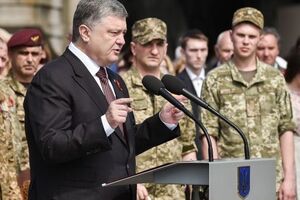 Порошенко: ЗСУ мають найвищу довіру серед усіх державних інститутів