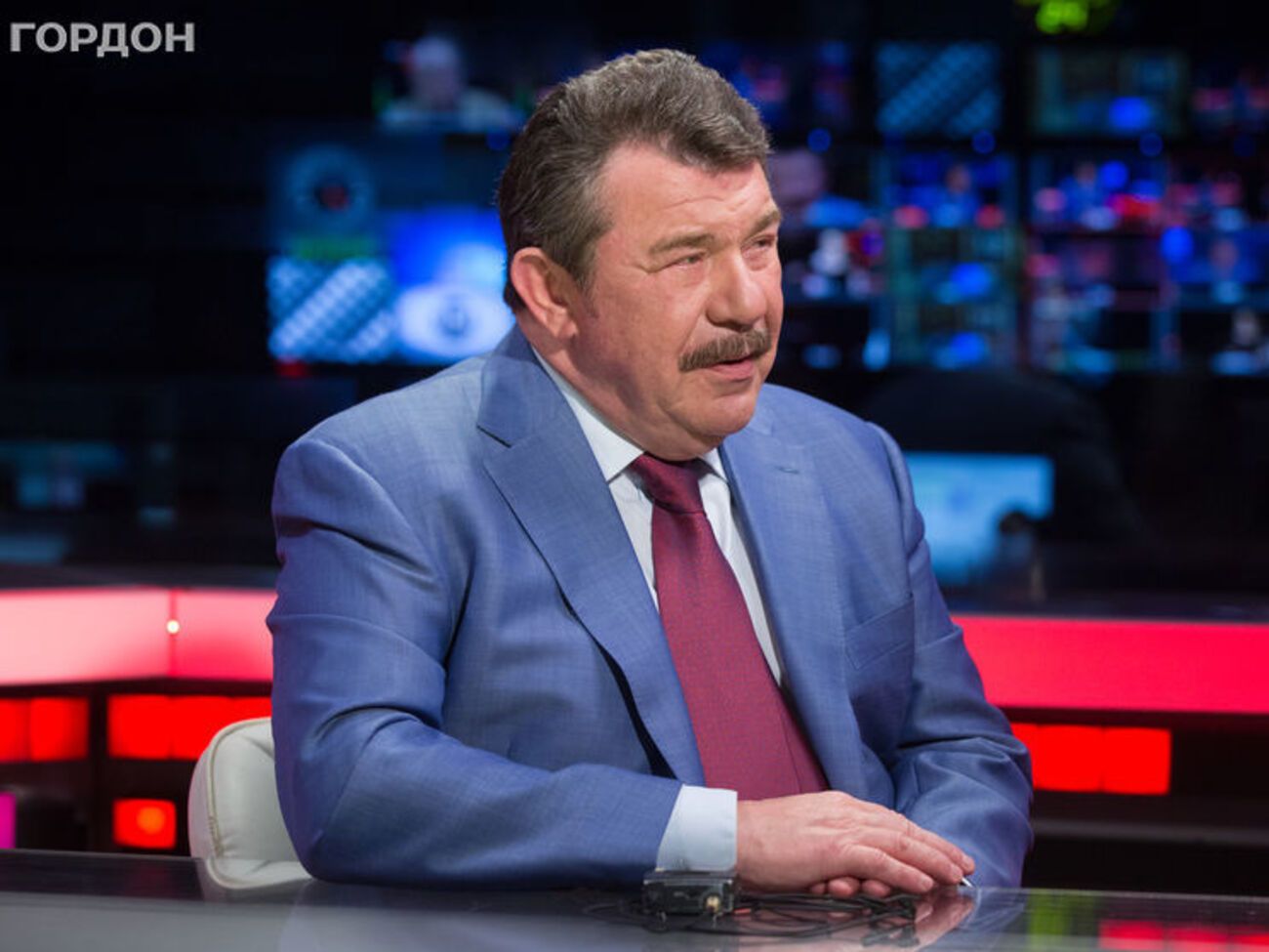 Кузьмук:&nbsp;В машине включен приемник. И слышу ласковый голос Матиоса, что я еще и фигурант. Приезжаю к избирателям, говорю: "Здравствуйте, я фигурант!"