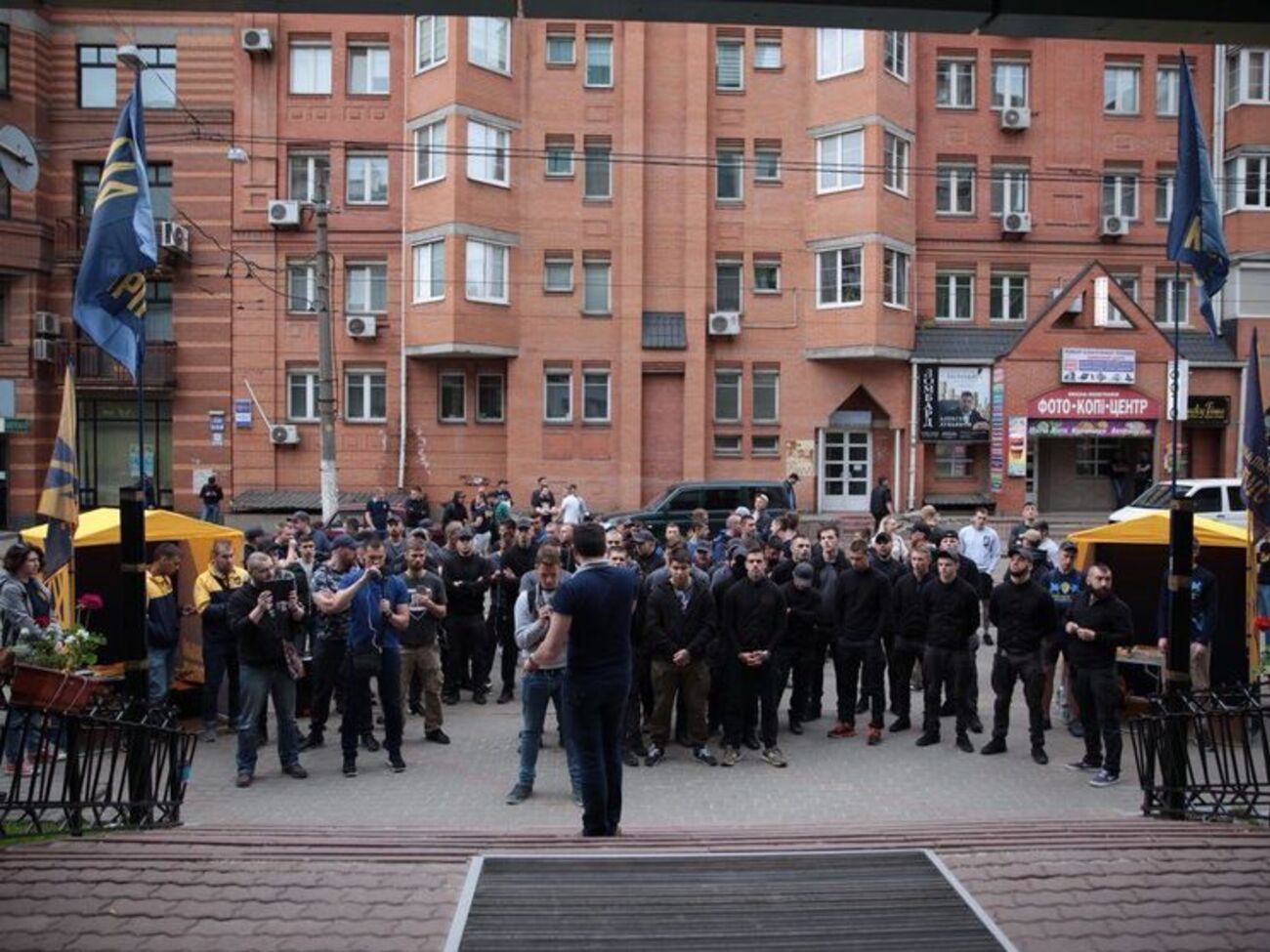 Активисты начали протестную акцию у здания "Интера"