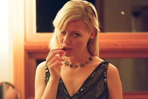 Данст родила первенца от коллеги