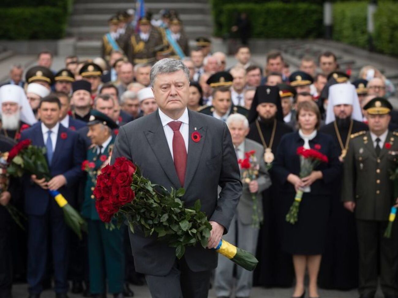 Порошенко: Не перевелись еще маньяки, которые готовы поставить мир на грань уже третьей мировой войны