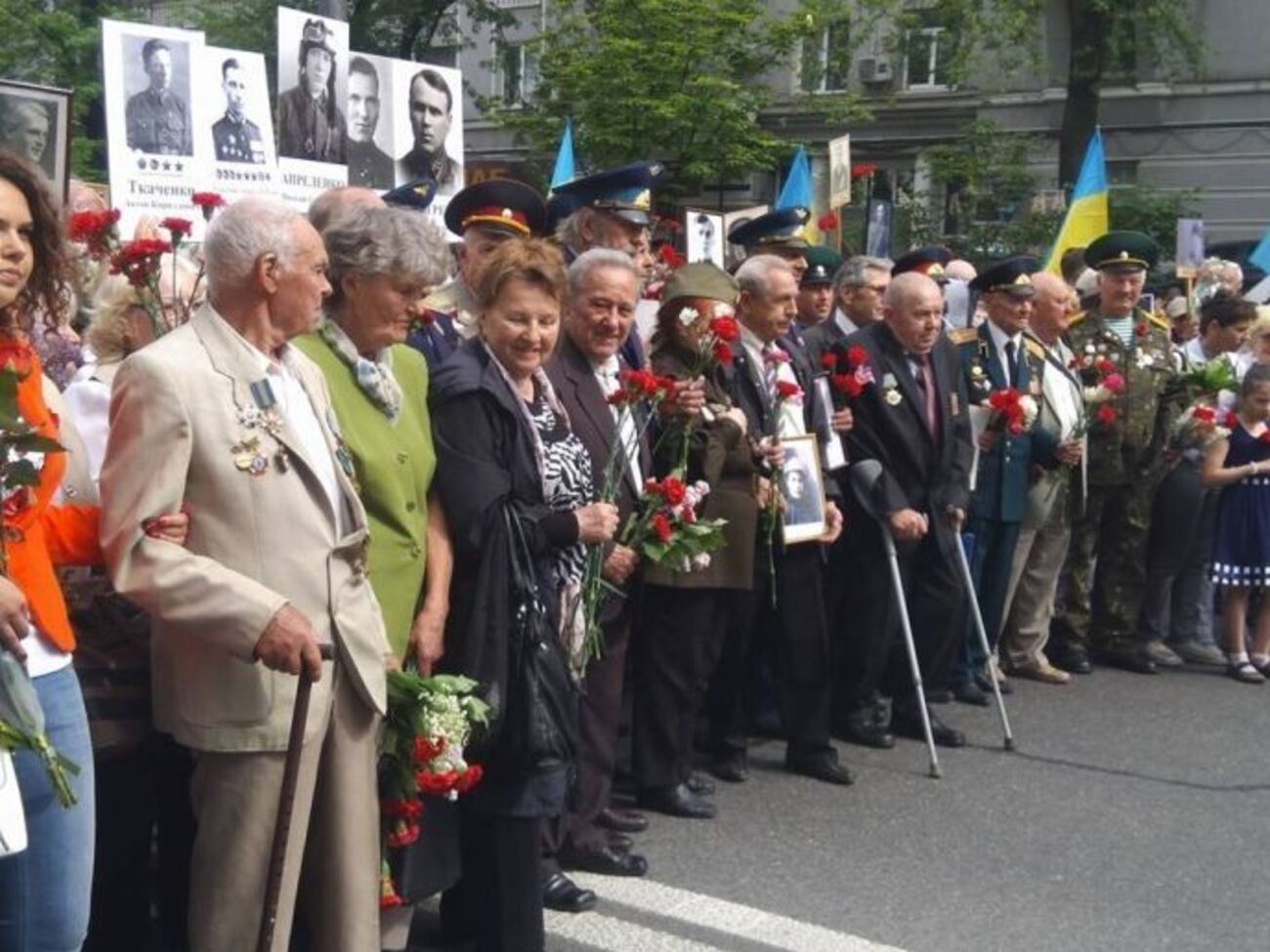 В Киеве проходит акция "Бессмертный полк"