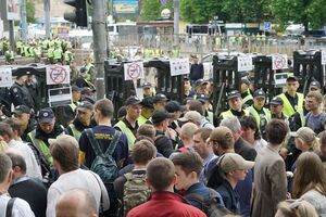 В акции "Бессмертный полк" в Киеве приняло участие около 2 тыс. человек