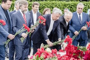 Ветераны огорчены отношением власти в Украине к празднованию победы в войне, заявил Юрий Бойко