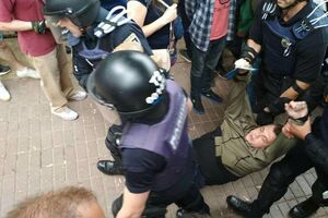 Войтко вынесли за пределы проведения акции "Бессмертный полк"