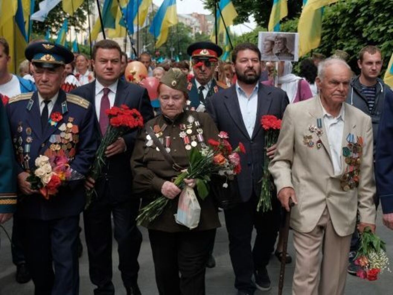 Виктор Бондарь отметил спокойную и уравновешенную атмосферу празднования