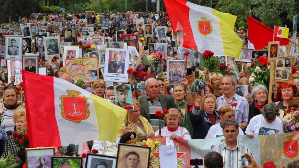 На акции "Бессмертный полк" в Одессе мужчина кричал "Слава Путину"