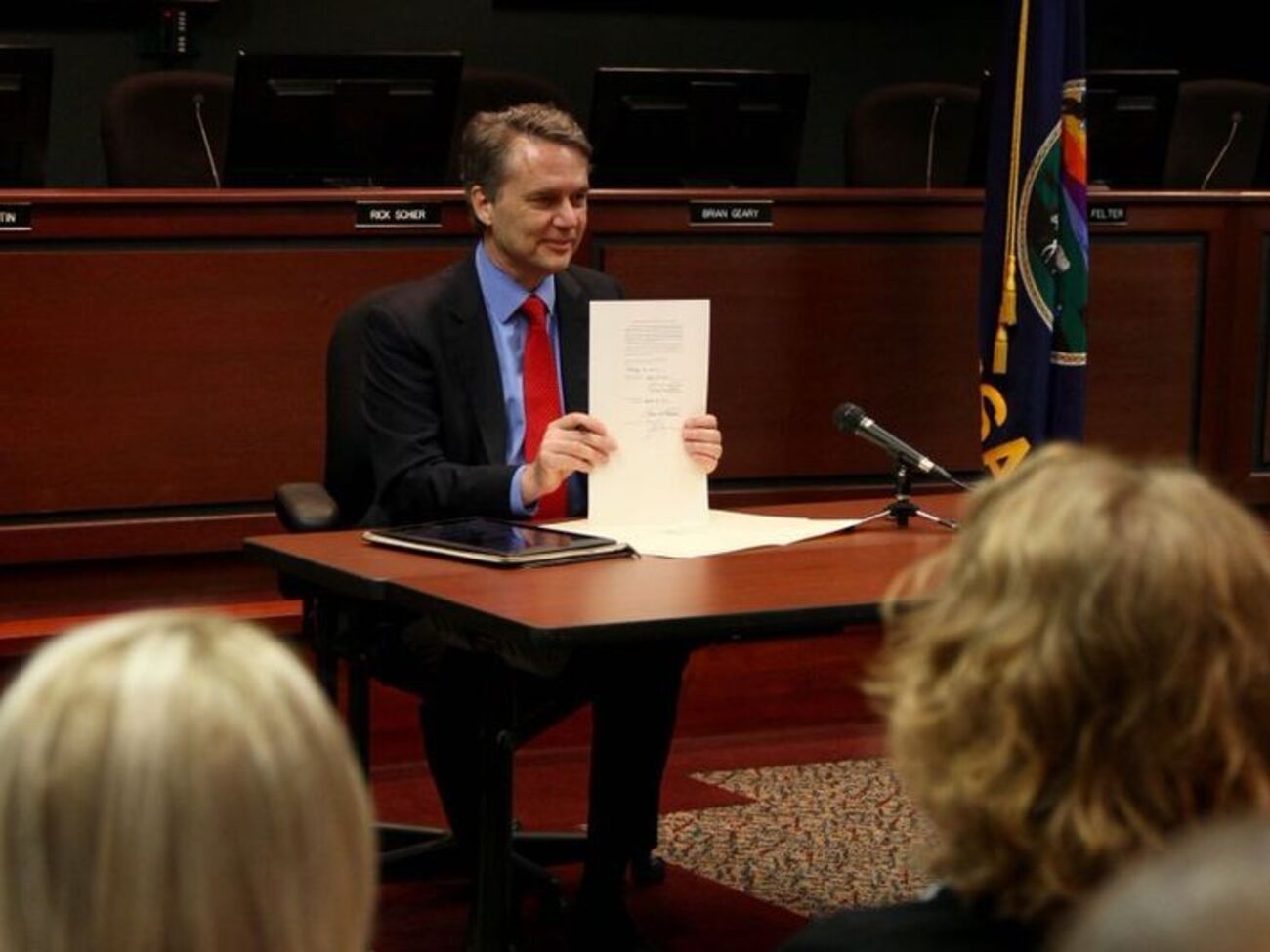 Документ підписав губернатор штату Джефф Кольєр