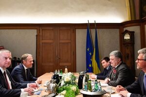 Порошенко і Туск домовилися провести наступний, 20-й, саміт Україна – ЄС улітку 2018 року у Брюсселі