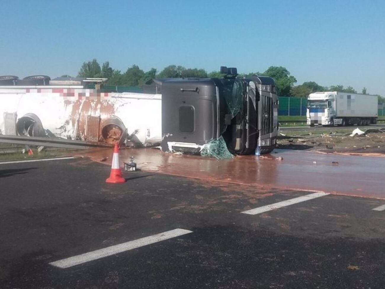Из-за шоколада движение транспорта оказалось заблокировано