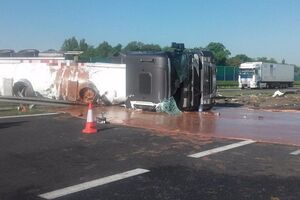 Через шоколад рух транспорту заблоковано