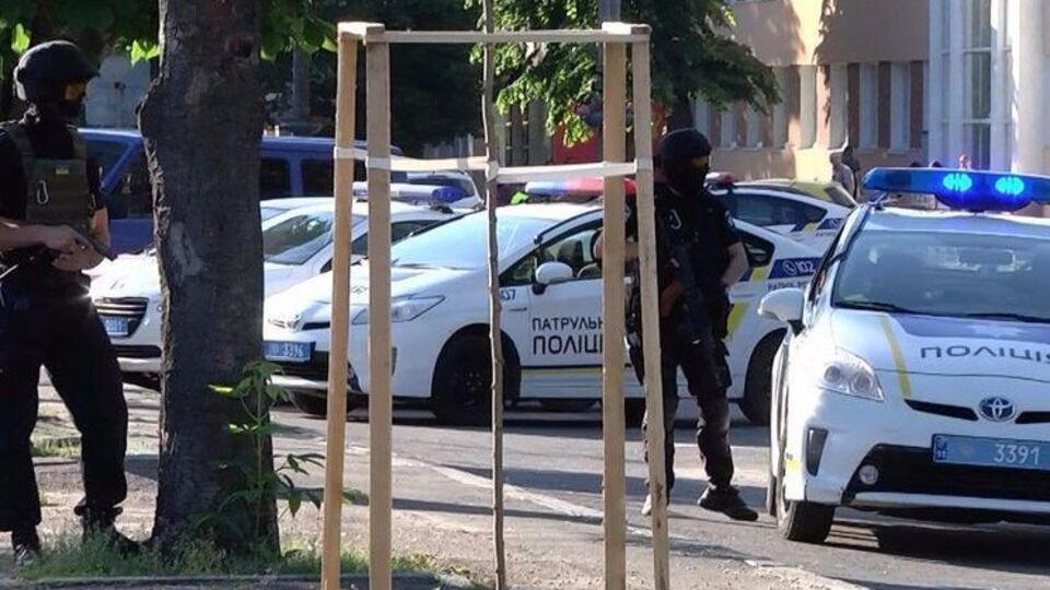 Поліція розслідує вбивство депутата, який сам, можливо, був убивцею