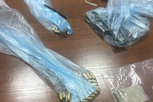 Боєприпаси і психотропні речовини виявили в кабінеті заступника директора гімназії