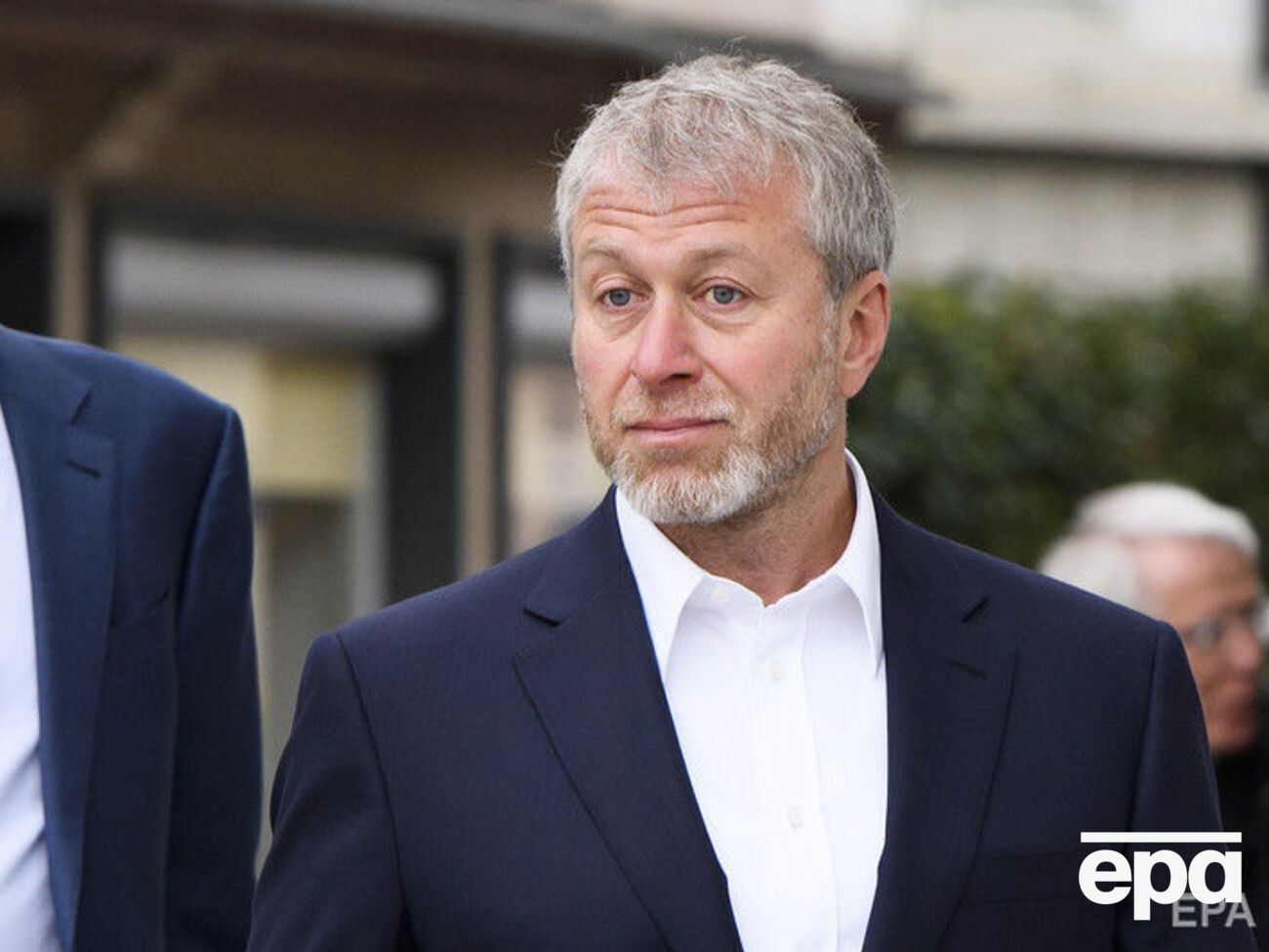 Абрамович может въезжать в Британию без визы