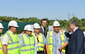 Порошенко (крайний справа): Только объединение усилий позволит решать сложные проекты