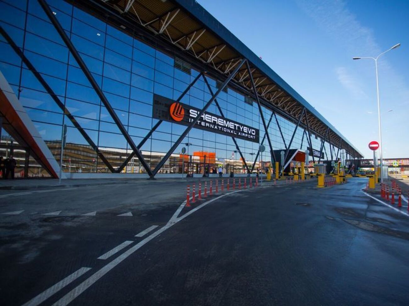 Плакати з помилками виявили в Шереметьєво