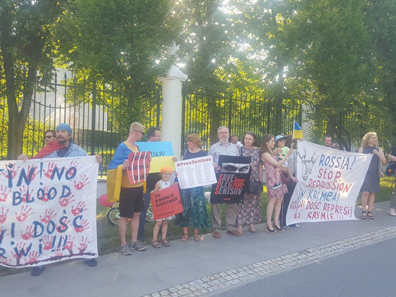 По всьому світу пройшла глобальна акція за звільнення Сенцова. Фоторепортаж
